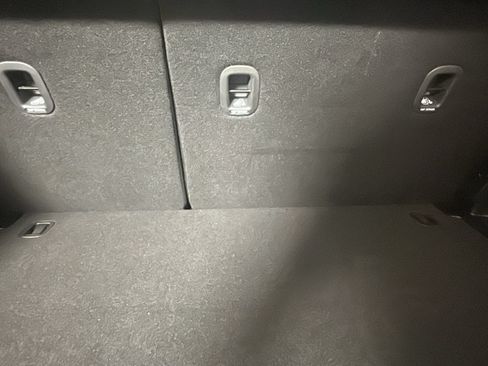 Used 2025 Hyundai Venue SEL FWD image 30