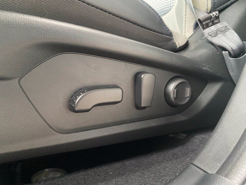 Used 2025 Subaru Forester Premium AWD/4WD image 16