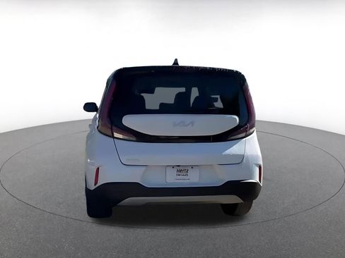 Used 2025 Kia Soul LX w/ LX Technology Package image 12