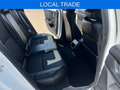 Used 2018 Honda Accord Sport image 14