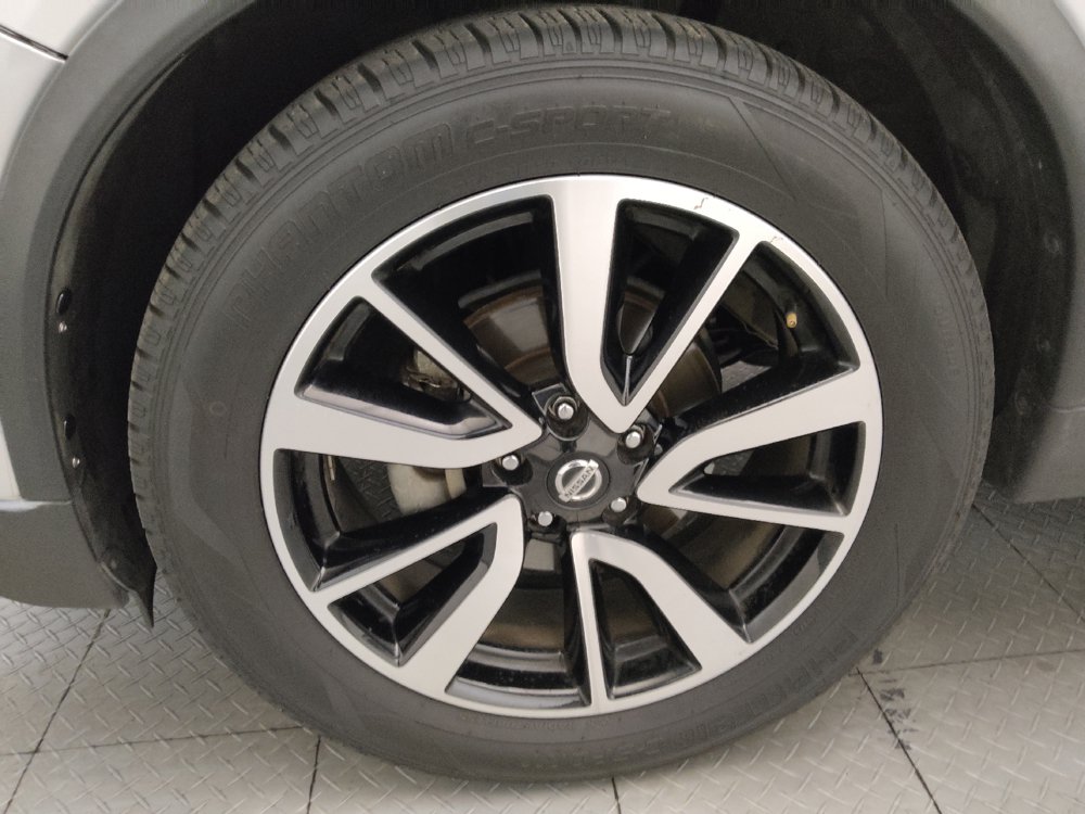 Used 2019 Nissan Rogue SL FWD image 31