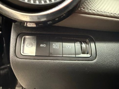 Used 2025 Chevrolet Equinox LT w/ Convenience Package II AWD/4WD image 19