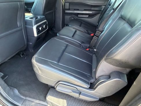 Used 2024 Ford Expedition Max XLT image 18