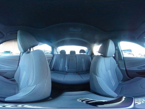 Used 2025 Hyundai Elantra SEL image 43