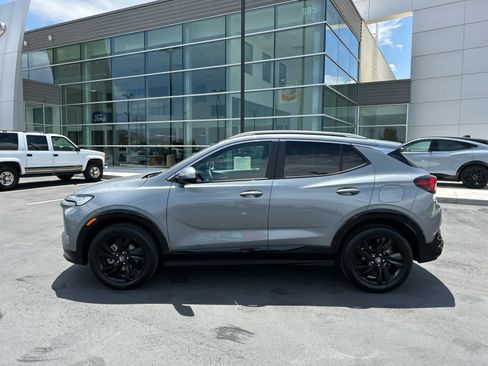 Used 2024 Buick Encore GX Sport Touring image 2