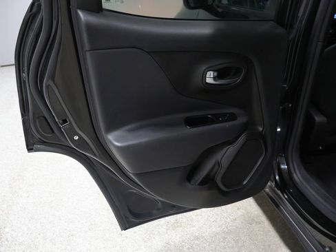 Used 2022 Jeep Renegade Altitude image 26