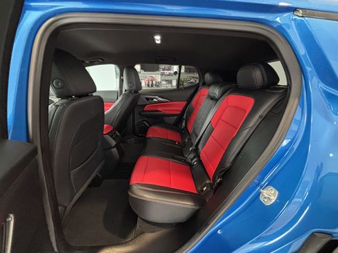 Used 2025 Chevrolet Equinox EV RS FWD image 18