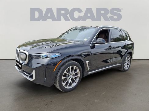 Certified 2024 BMW X5 xDrive40i w/ Premium Package AWD/4WD image 3