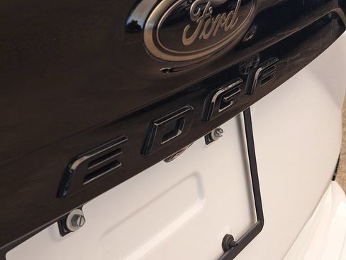 Certified 2024 Ford Edge SE w/ Black Appearance Package AWD/4WD image 5