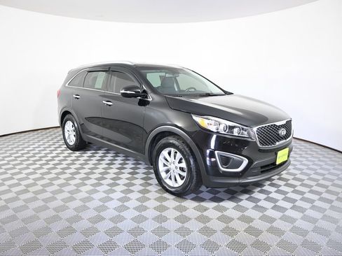 Used 2018 Kia Sorento FWD image 9