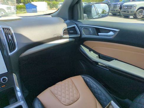 Used 2024 Ford Edge Titanium w/ Titanium Elite Package AWD/4WD image 17