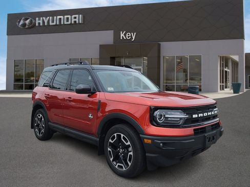 Used 2023 Ford Bronco Sport Outer Banks w/ Tech Package AWD/4WD image 1