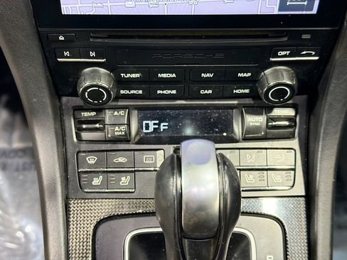 Used 2017 Porsche 911 Turbo S image 30