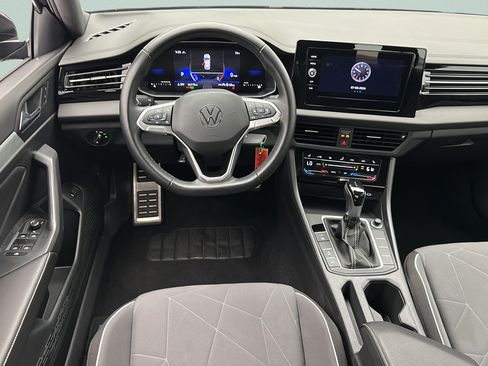 Used 2025 Volkswagen Jetta Sport FWD image 9