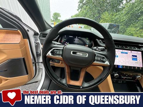 Used 2022 Jeep Grand Cherokee Summit AWD/4WD image 13