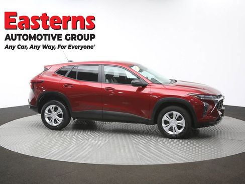 Used 2024 Chevrolet Trax LS FWD image 46