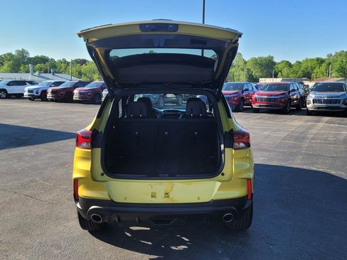 Used 2023 Chevrolet TrailBlazer RS w/ Sun and Liftgate Package AWD/4WD image 11