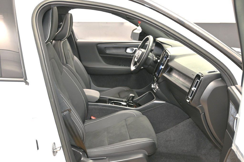 Used 2023 Volvo XC40 Recharge Ultimate AWD/4WD image 26
