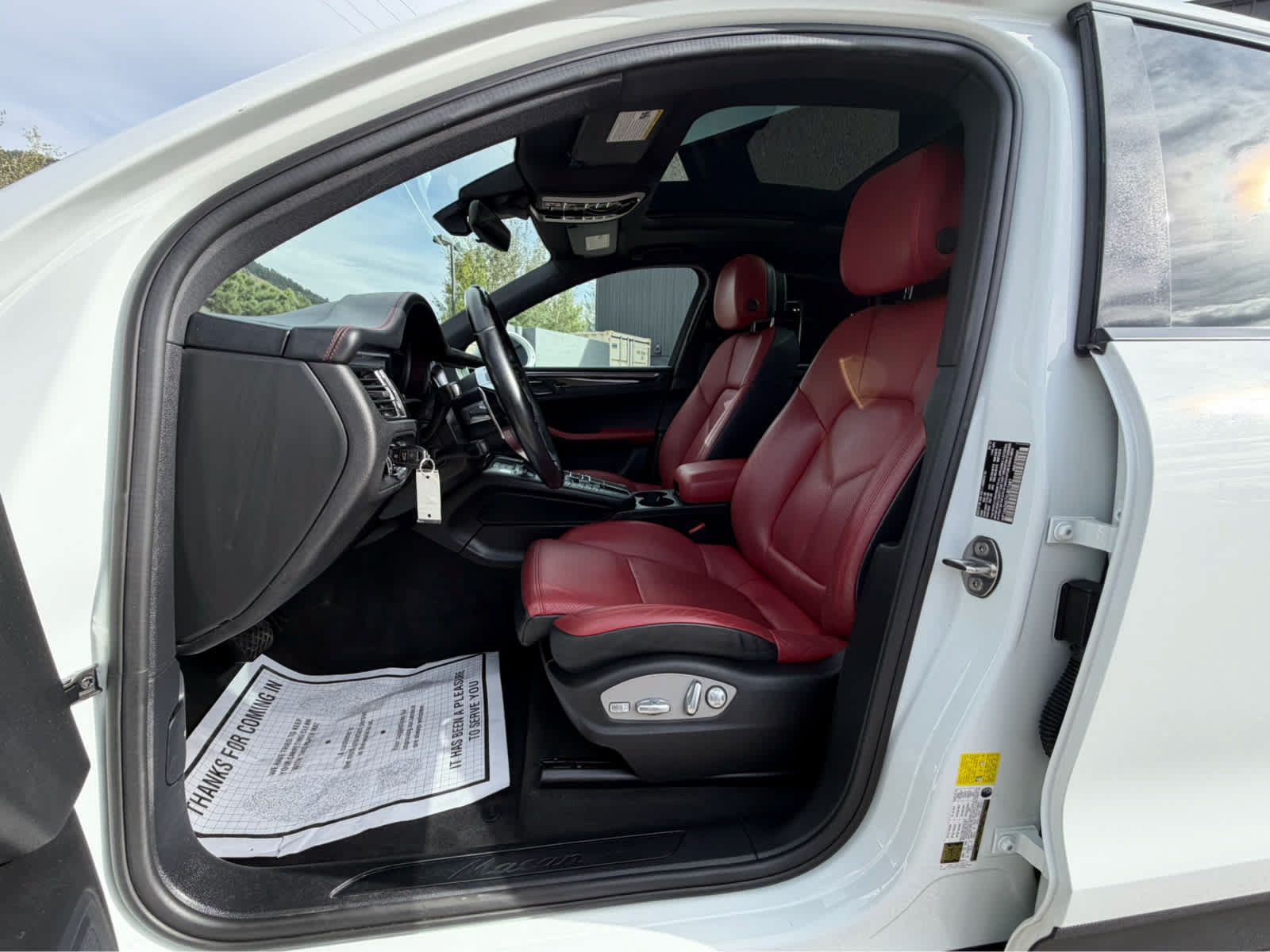 Used 2019 Porsche Macan AWD/4WD image 16