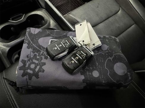 Used 2022 RAM 1500 Laramie w/ Sport Appearance Package image 34