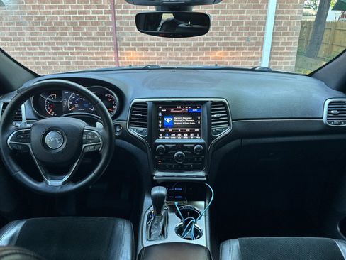 Used 2017 Jeep Grand Cherokee Altitude AWD/4WD image 19
