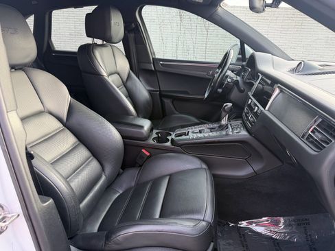 Used 2020 Porsche Macan GTS image 24