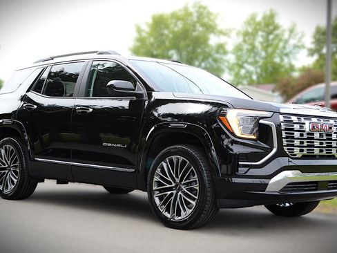 Used 2026 GMC Terrain Denali AWD/4WD image 3