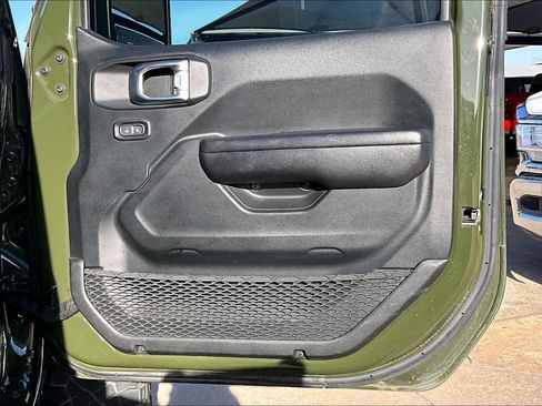 Used 2021 Jeep Wrangler Sport S image 18