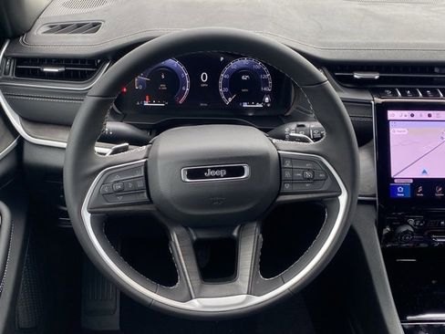 New 2025 Jeep Grand Cherokee Limited image 62