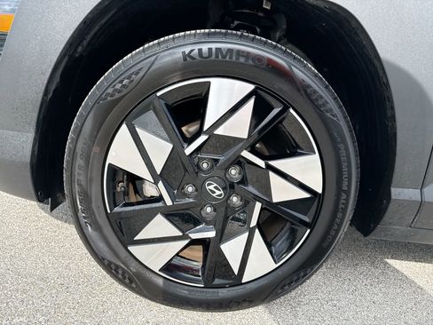 Used 2025 Hyundai Kona SEL FWD image 18