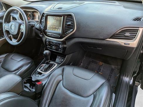 Used 2018 Jeep Cherokee Limited image 21