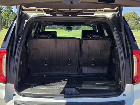 Used 2023 GMC Yukon Denali w/ Denali Reserve Package RWD image 9