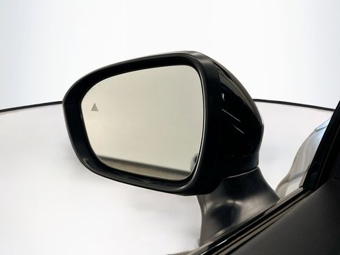 Used 2024 Nissan Ariya AWD image 16