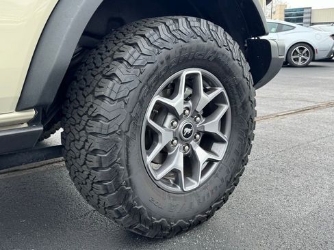 Used 2025 Ford Bronco Badlands image 31