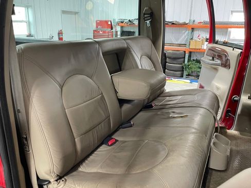 Used 2000 Ford F250 Lariat image 19