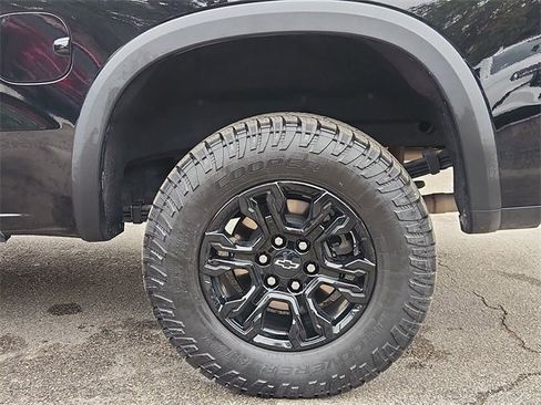 Used 2024 Chevrolet Silverado 1500 ZR2 w/ Technology Package image 32