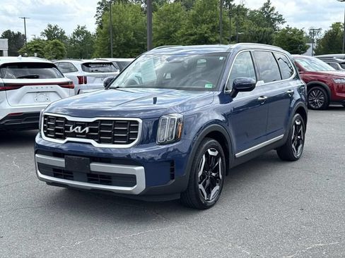 Used 2023 Kia Telluride S w/ S Sunroof Package AWD/4WD image 5