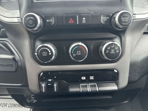 Used 2024 RAM 2500 Big Horn AWD/4WD image 18