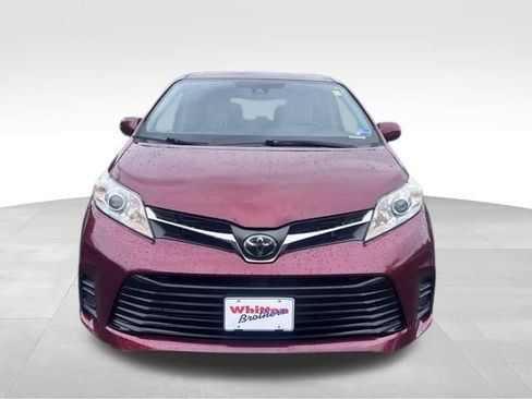 Used 2019 Toyota Sienna LE w/ LE Preferred Package FWD image 10
