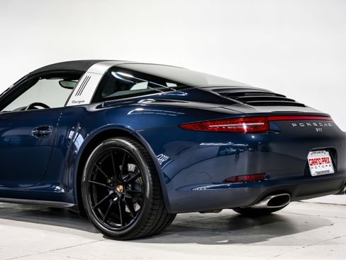 Used 2016 Porsche 911 Targa 4 image 32