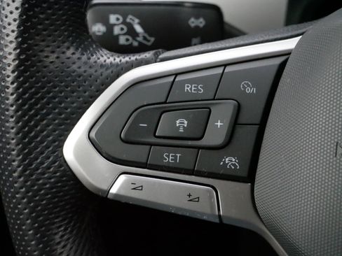 Certified 2022 Volkswagen Atlas Cross Sport SEL Premium R-Line image 26