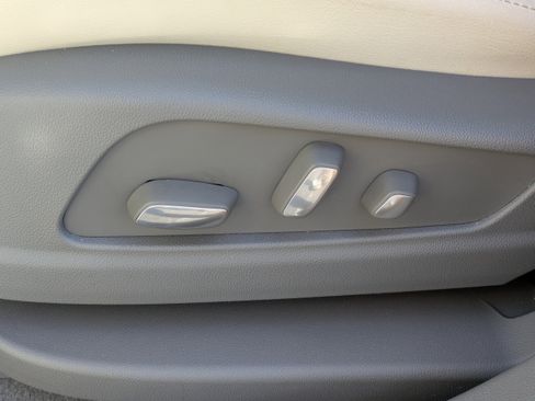 Certified 2022 Cadillac XT5 Premium Luxury w/ Technology Package image 19