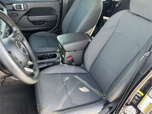 Used 2025 Jeep Gladiator Sport image 25