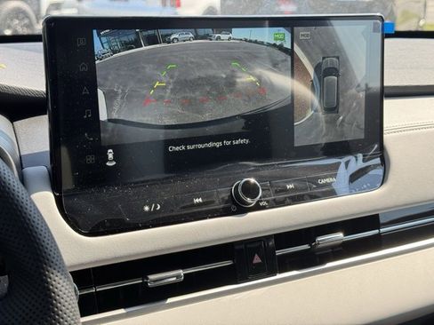 New 2025 Mitsubishi Outlander SE image 28