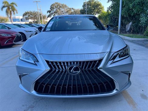 Certified 2023 Lexus ES 300h w/ Premium Package image 3