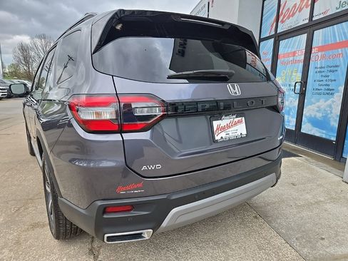 Used 2024 Honda Pilot Elite image 7