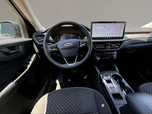 Used 2023 Ford Escape Active w/ Tech Pack #1 AWD/4WD image 8