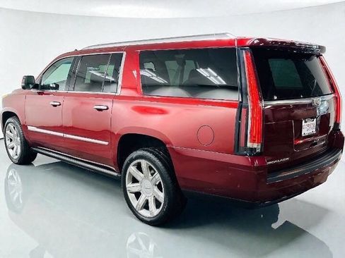 Used 2018 Cadillac Escalade ESV Premium Luxury image 5