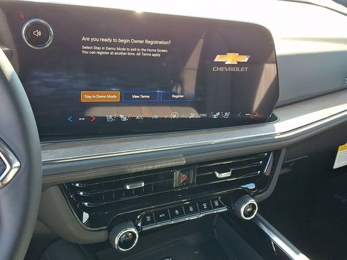 New 2026 Chevrolet Suburban High Country w/ Sun And Tow Package AWD/4WD image 17