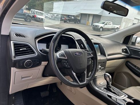 Used 2017 Ford Edge Titanium w/ Equipment Group 301A image 10